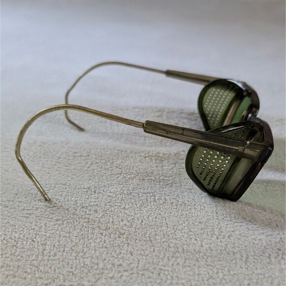 Vintage Safety Glasses Green Tinted Lens Shielded Foldable - Picture 3 of 7